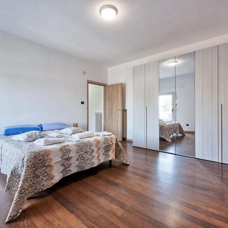 מסטרה Venice H&S Apt Private Room With Ac & Tv מראה חיצוני תמונה