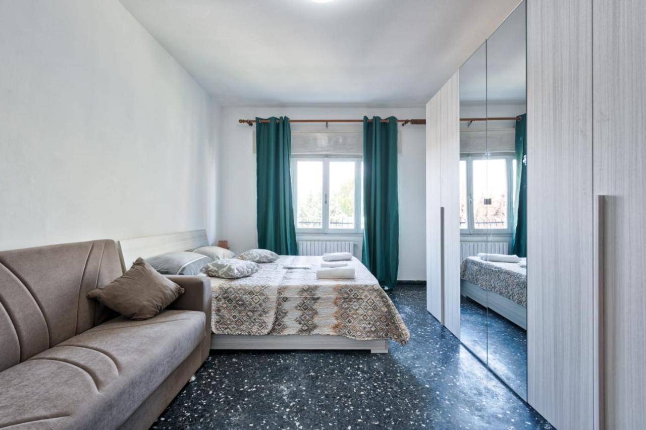 מסטרה Venice H&S Apt Private Room With Ac & Tv מראה חיצוני תמונה
